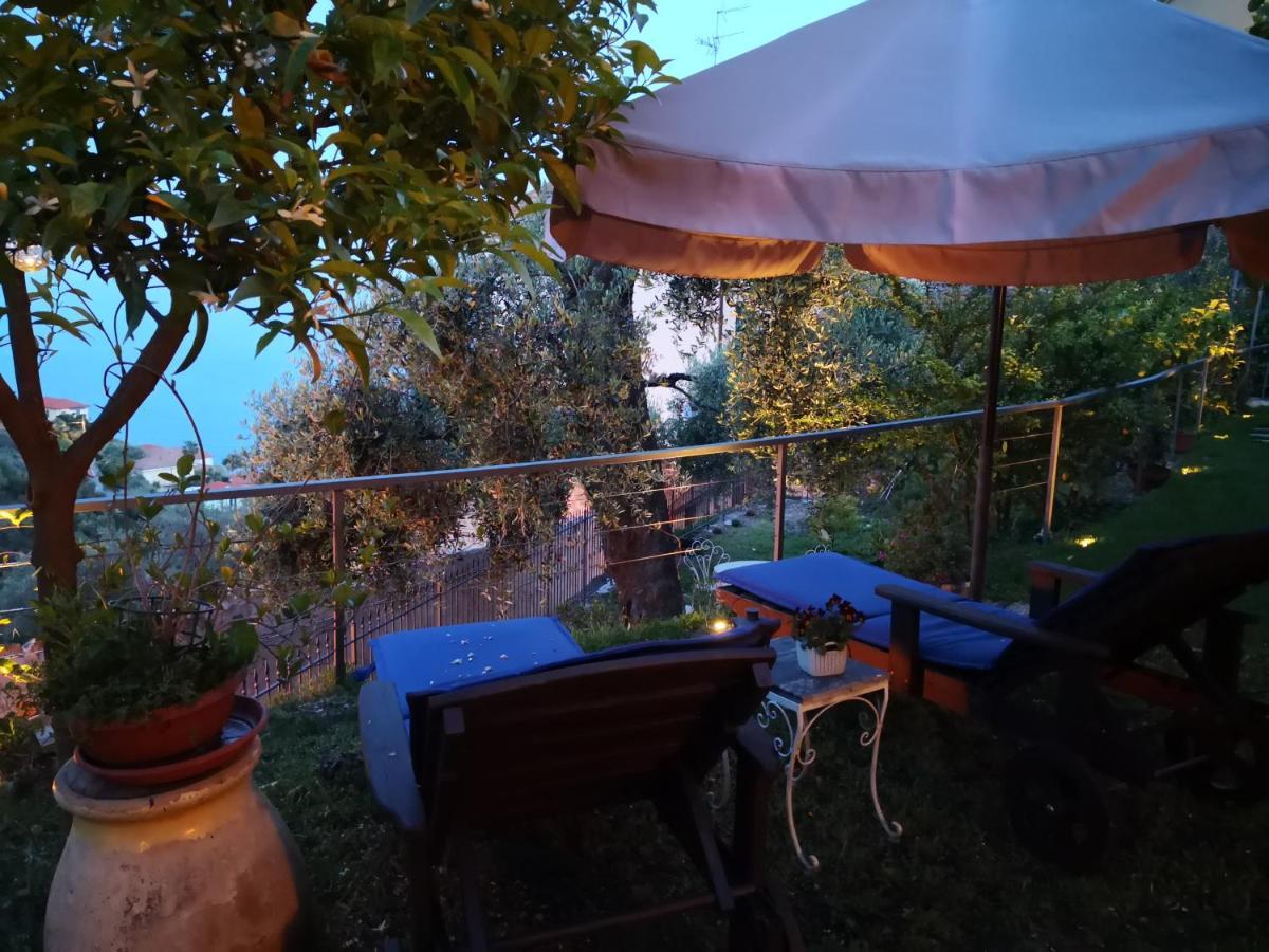 Florinda Lemon'S Suite Cervo Exterior foto